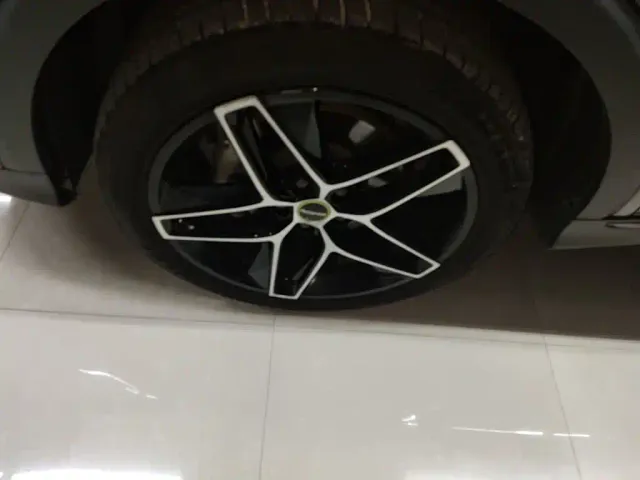 Roewe RX5 — Фото автомобиля 22