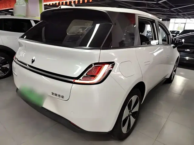 Baojun Cloud — Фото автомобиля 6