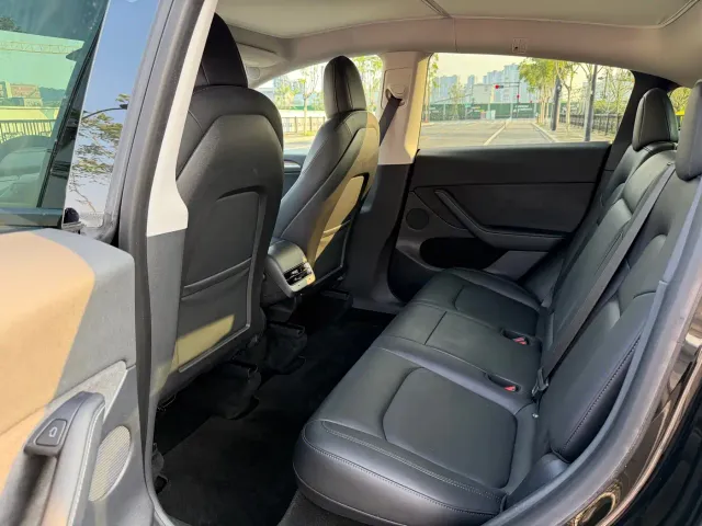Tesla Model Y — Фото автомобиля 8