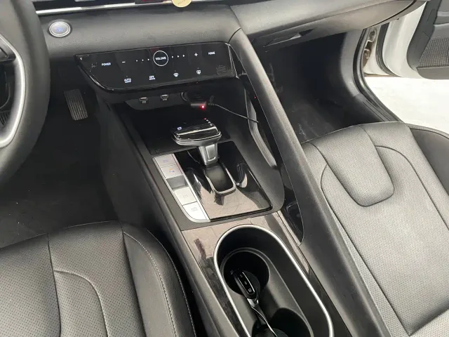 Hyundai Elantra — Фото автомобиля 11