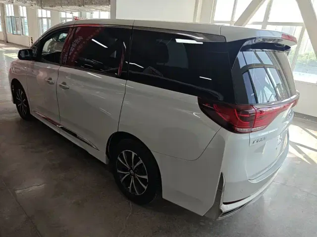 GAC Trumpchi M8 — Фото автомобиля 4