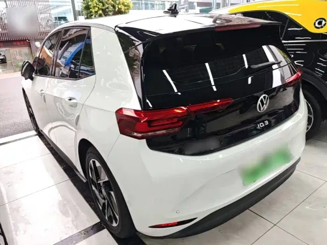 Volkswagen ID.3 — Фото автомобиля 4