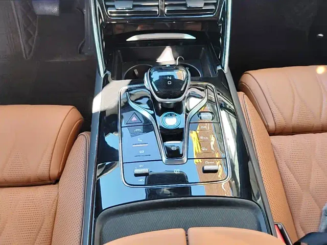 BYD Tang — Фото автомобиля 13