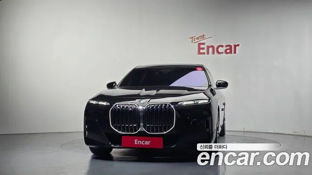 BMW 7 Series G70 — Фото автомобиля 3