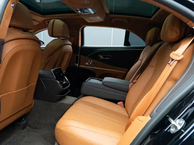 Bentley Flying Spur — Фото автомобиля 14