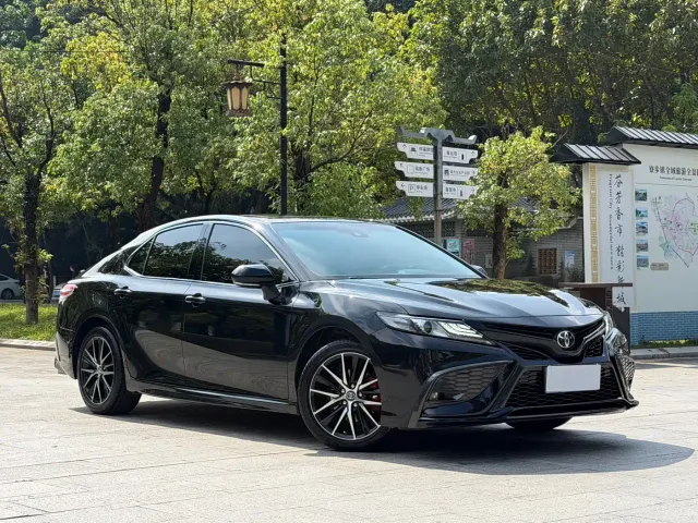 Toyota Camry — Фото автомобиля 3