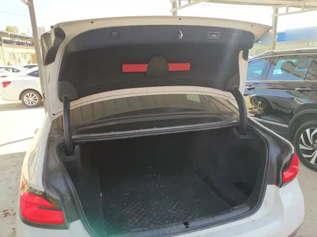 BMW 5 Series — Фото автомобиля 18