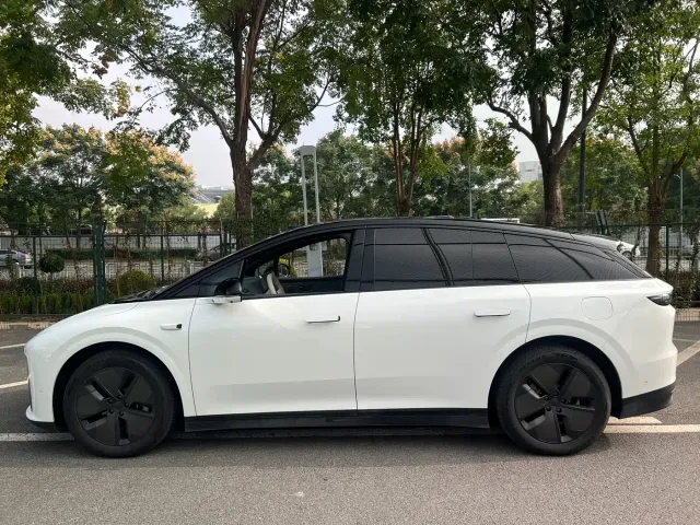 Li Auto i6 — Фото автомобиля 5