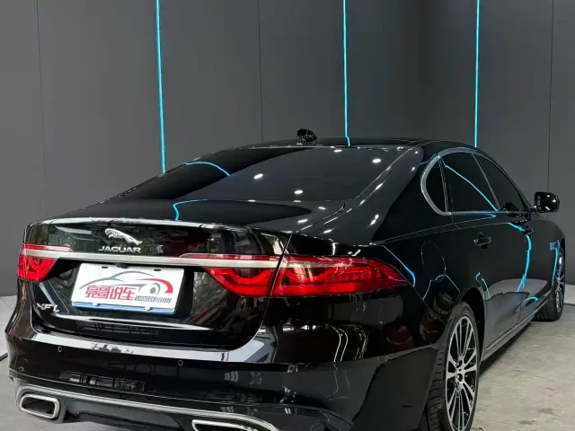 Jaguar XFL — Фото автомобиля 6