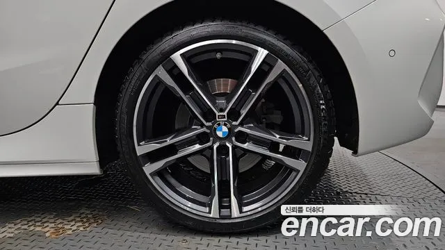 BMW 1 Series F40 — Фото автомобиля 6