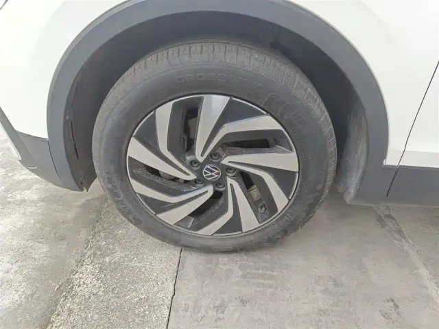 Volkswagen Tiguan L — Фото автомобиля 24