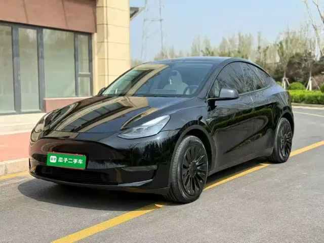 Фотография автомобиля — Tesla Model Y