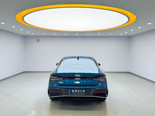 Hyundai Elantra — Фото автомобиля 5