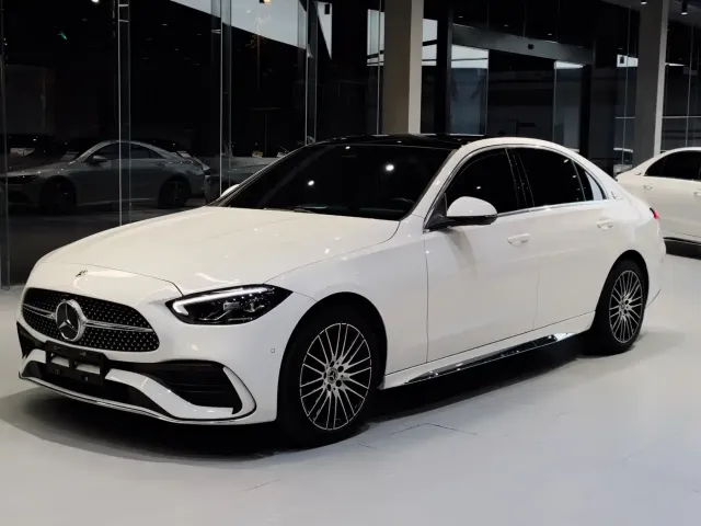 Фотография автомобиля — Mercedes-Benz C-Class