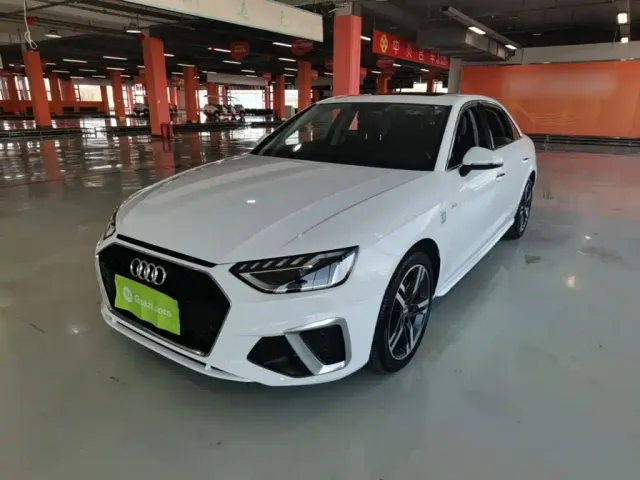 Фотография автомобиля — Audi A4L