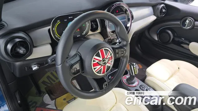 MINI Cooper Electric — Фото автомобиля 24