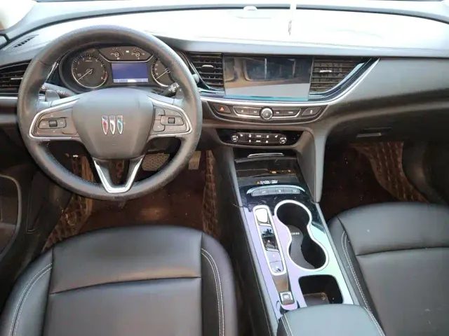 Buick Regal — Фото автомобиля 12