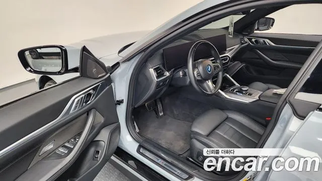 BMW i4 — Фото автомобиля 8