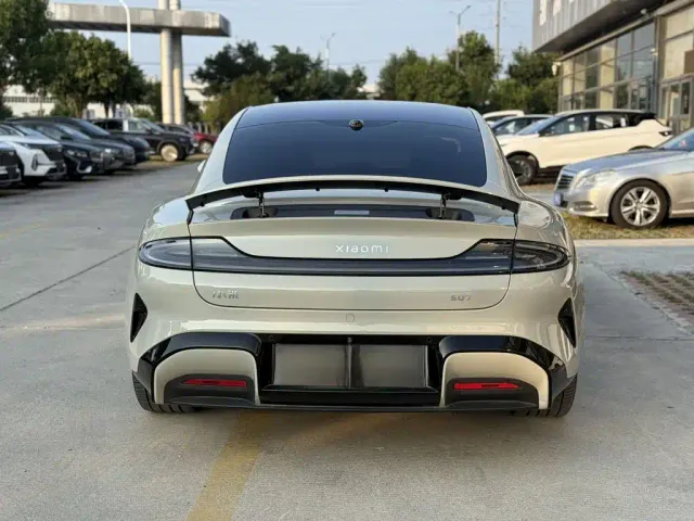 Xiaomi SU7 — Фото автомобиля 23