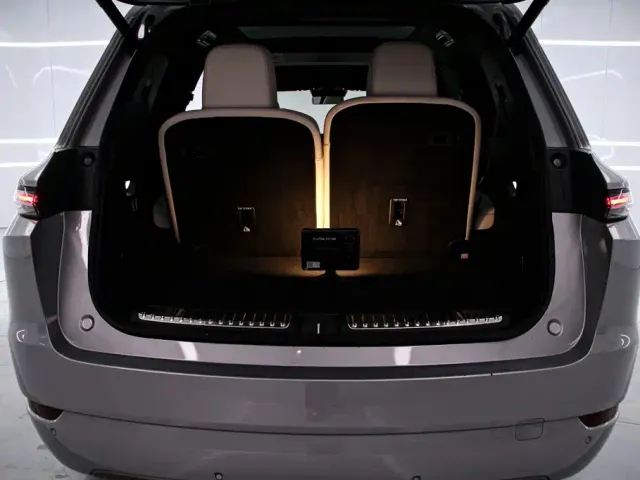Li Auto L9 — Фото автомобиля 19