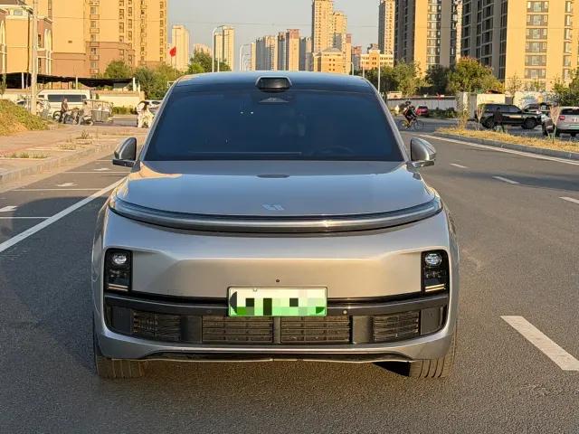 Li Auto L9 — Фото автомобиля 2