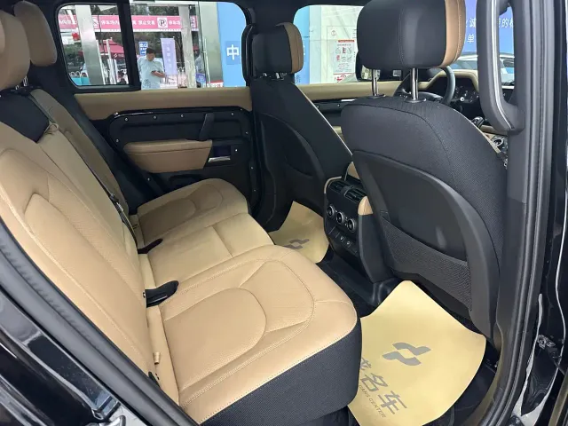 Land Rover Land Rover Defender 2025 110 3.0T P400 -Dynamic HSE — Фото автомобиля 27