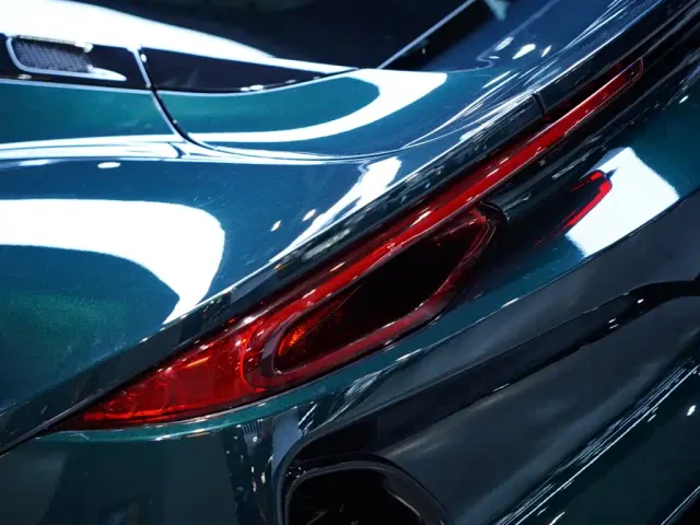 Lotus Emira — Фото автомобиля 20