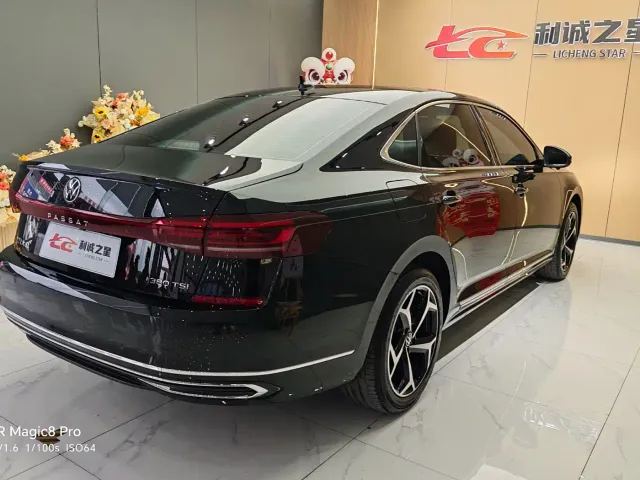Volkswagen Passat — Фото автомобиля 9
