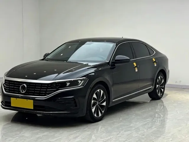 Volkswagen Passat — Фото автомобиля 2