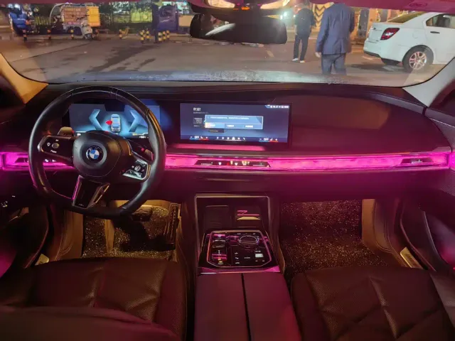 BMW 7 Series — Фото автомобиля 10