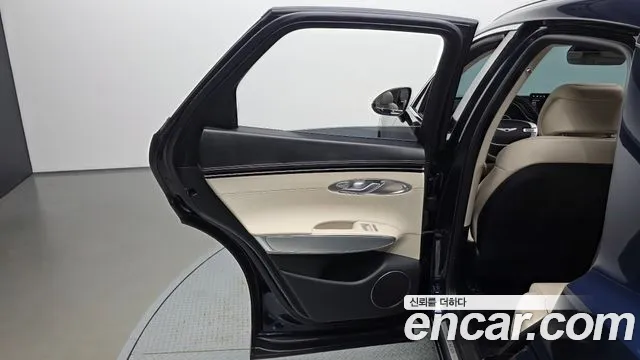 Genesis GV70 — Фото автомобиля 14