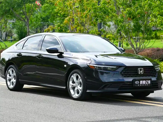 Honda Accord — Фото автомобиля 3