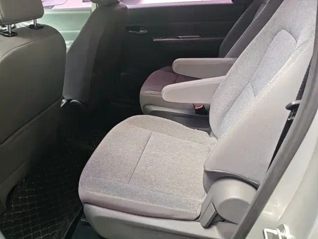 Wuling Hongguang — Фото автомобиля 16