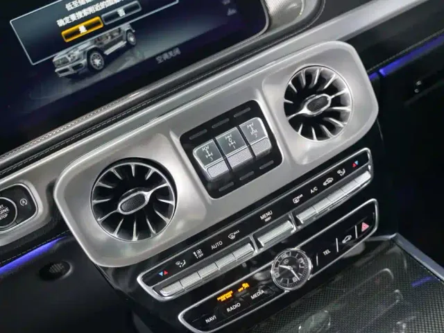 Mercedes-Benz G-Class — Фото автомобиля 14