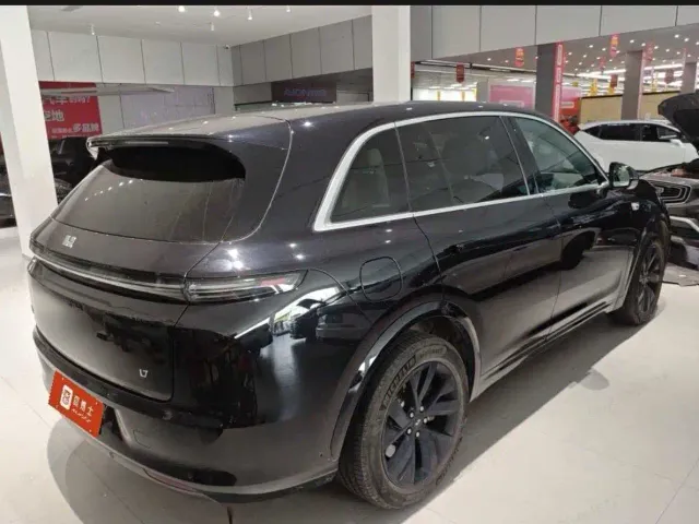 Li Auto L7 — Фото автомобиля 3