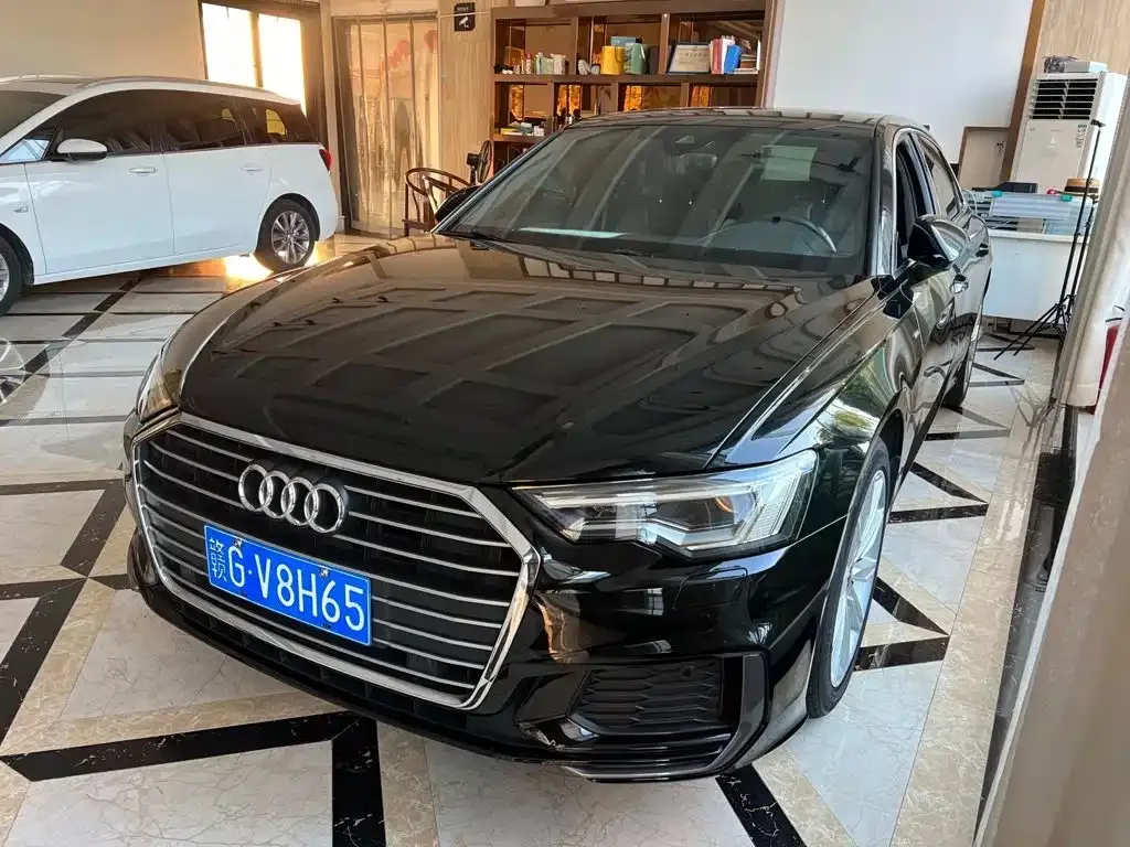 Фотография автомобиля — Audi A6L