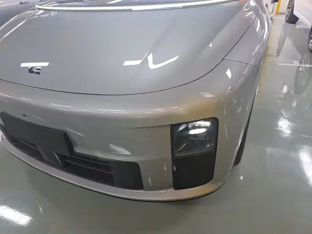 Li Auto i6 — Фото автомобиля 23