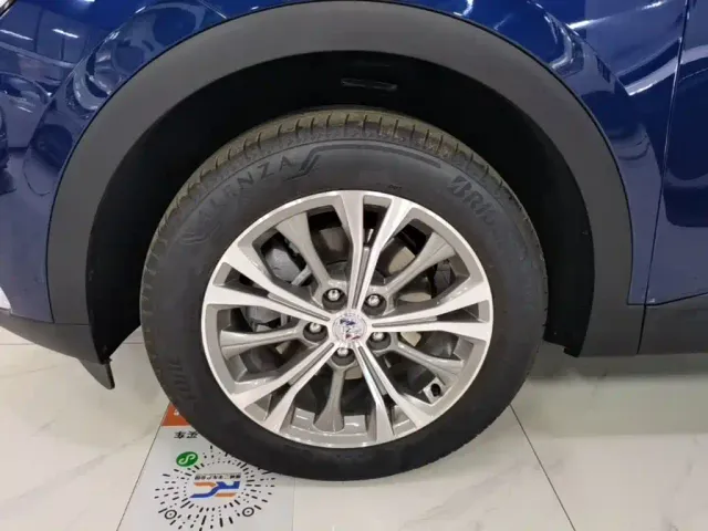 Buick Envision Plus — Фото автомобиля 22