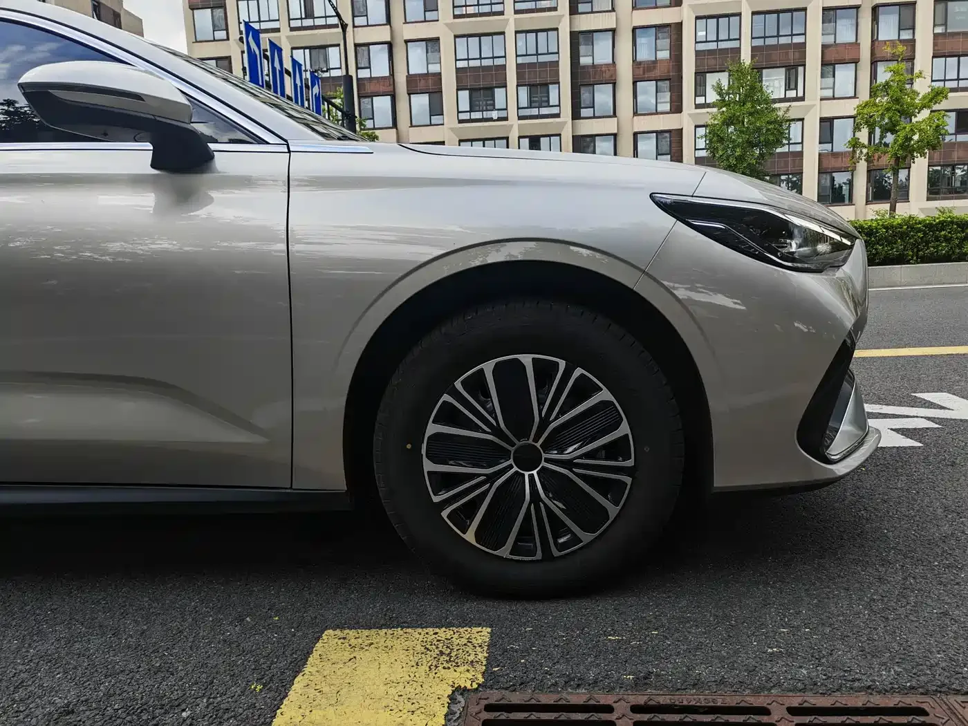 Geely Galaxy Galaxy Stellar 6 2025 60km Voyager Edition — Фото автомобиля 7