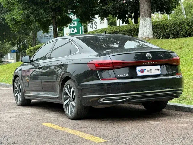 Volkswagen Passat — Фото автомобиля 4