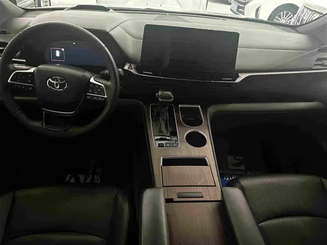 Toyota Granvia — Фото автомобиля 13