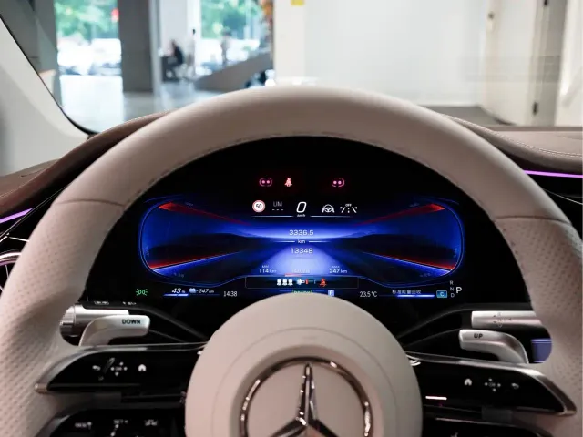 Mercedes-Benz EQS AMG — Фото автомобиля 9