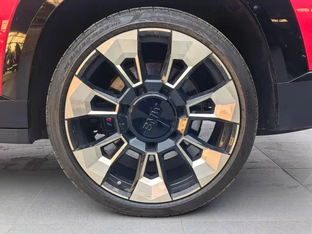 BMW XM — Фото автомобиля 8