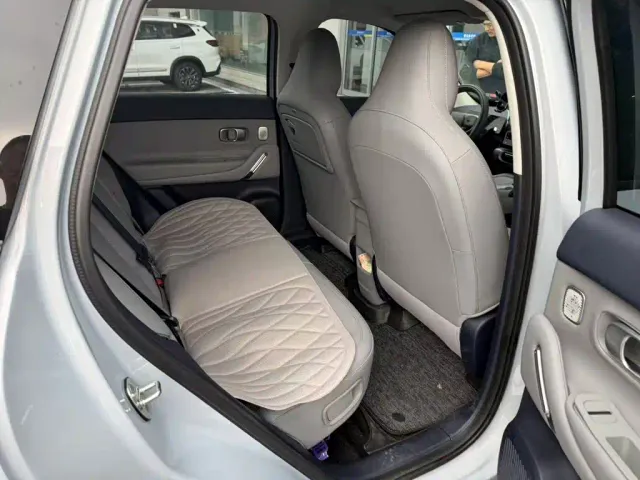 Leapmotor A10 — Фото автомобиля 4