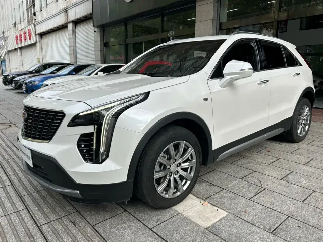 Фотография автомобиля — Cadillac XT4