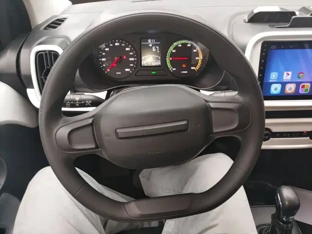 Roewe Clever — Фото автомобиля 10