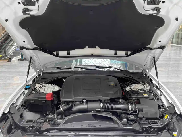 Jaguar XEL — Фото автомобиля 6