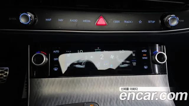 Genesis GV70 2.5T Бензин AWD — Фото автомобиля 26