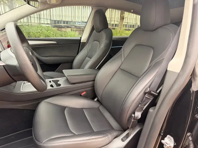 Tesla Model Y — Фото автомобиля 10
