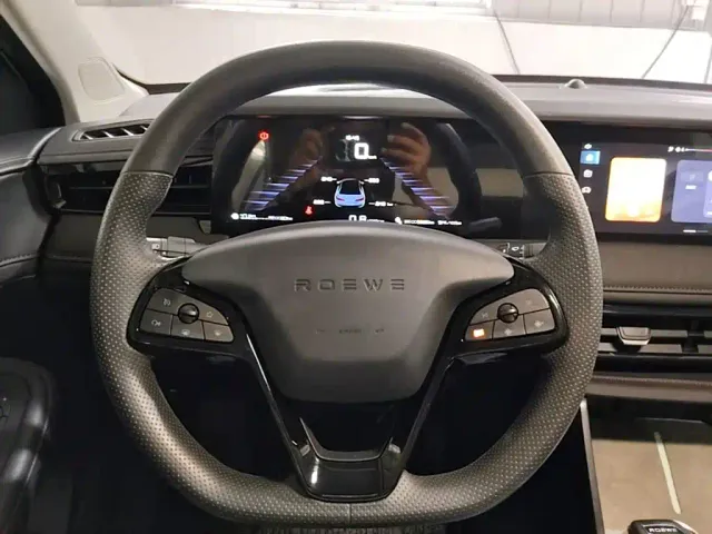 Roewe i5 — Фото автомобиля 10